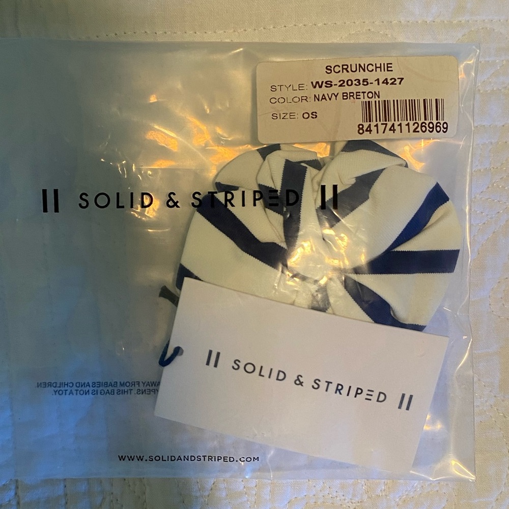 NWT Solid & Striped Navy Breton Scrunchie